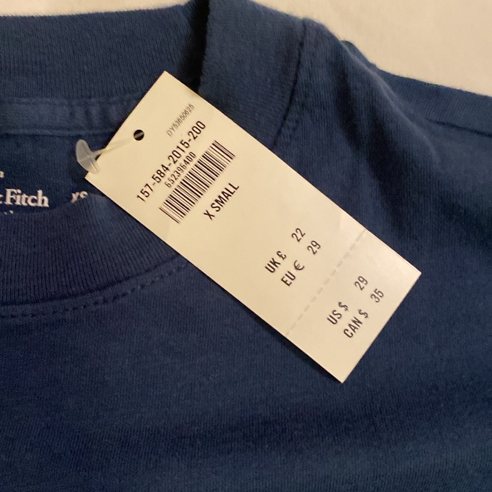 BNWT Abercombie & Fitch New York Sports crewneck t-shirt in navy blue. - Picture 3 of 8